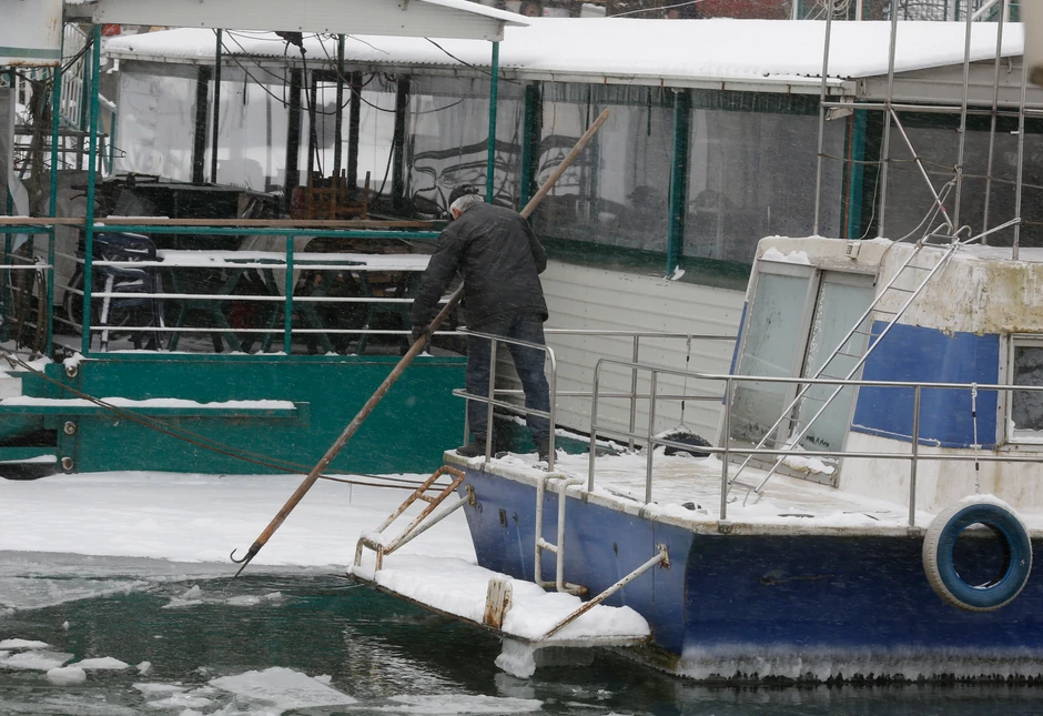 U rukavcu kod VRO svi rade na razbijanju leda