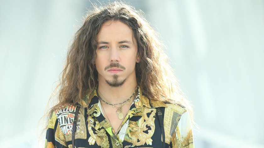 Michał Szpak wspomina zmarłą mamę. Pokazał zdjęcie z albumu rodzinnego