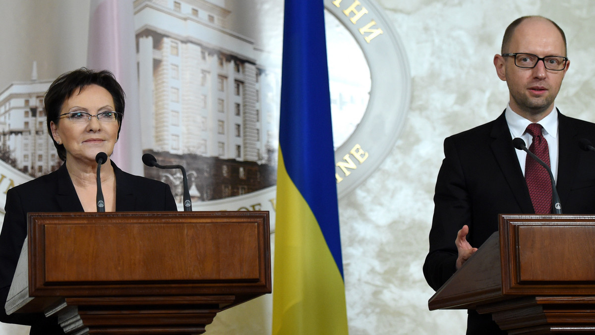 Zaczniemy konsultacje nt. technicznej modernizacji ukraińskich elektrowni tak, by mogły one wykorzystywać wszystkie rodzaje węgla, w tym węgiel dostarczany z Polski - zapowiedział premier Ukrainy Arsenij Jaceniuk po spotkaniu z premier Ewą Kopacz w Kijowie.