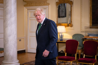 Afera na Downing Street. Stacja ujawnia zdjęcia Borisa Johnsona z kieliszkiem