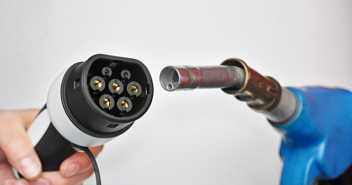 Po 2035 r. w Europie będzie można sprzedawać auta z silnikami spalinowymi. Jak to możliwe?