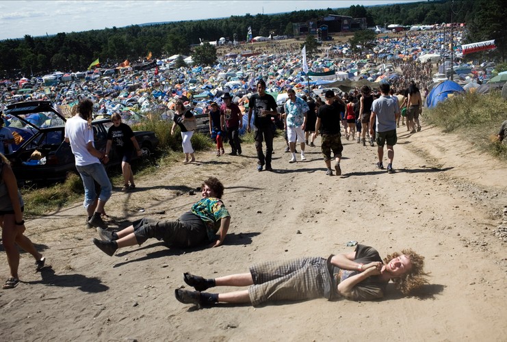 Nazwa 'Przystanek Woodstock', jak o niej mówi Jurek Owsiak, wyrosła z legendy festiwalu w Woodstock i atmosfery epoki dzieci kwiatów. Natomiast słowo 'przystanek' nawiązuje do popularnego serialu telewizyjnego 'Przystanek Alaska'