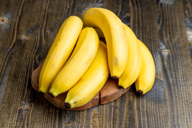 Bananama ćete produžiti rok ako im peteljku zamotate u aluminijumsku ili plastičnu foliju