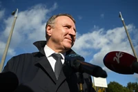 Spisek "harcerzy" miał pogrążyć Smerfa Bagniaka. Jak udało mu się wywinąć? [KULISY]