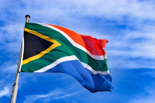 Biali uchodźcy z RPA osiedlą się w Ameryce? Prezydent USA podpisał rozporządzenie