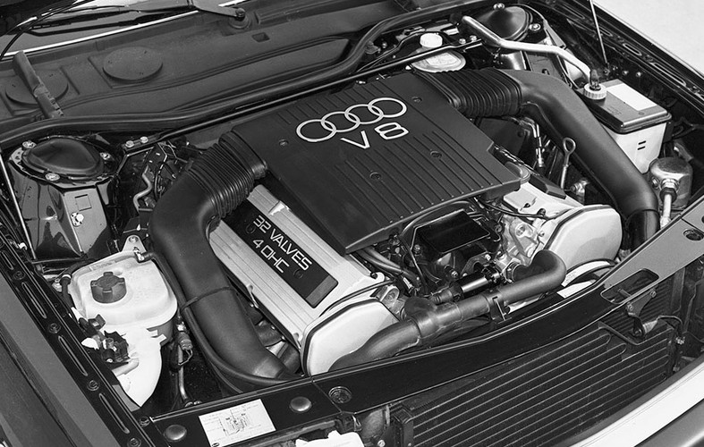 Audi V8