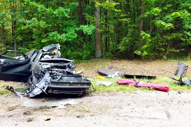 Miejsce tragicznego wypadku na drodze wojewódzkiej nr 600 pomiędzy Mrągowem a Szczytnem w okolicach miejscowości Rybno