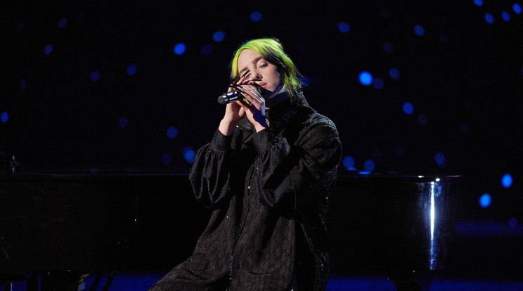 Billie Eilish énekelt az Oscar-gálán / Fotó: Northfoto