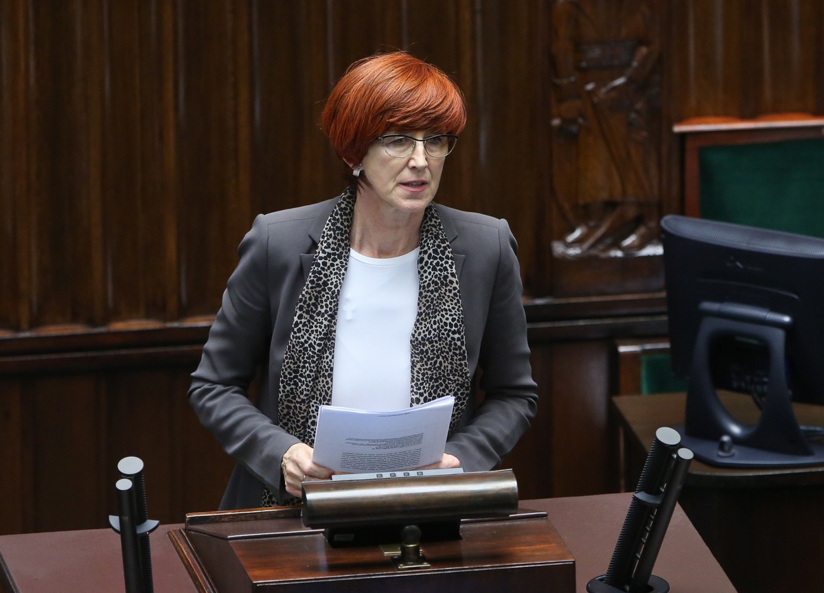 Minister rodziny, pracy i polityki społecznej Elżbieta Rafalska, podczas sejmowej debaty nad programem 500+