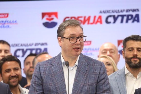 "PREDLAŽEMO VUČIĆA ZA BUDUĆEG PREMIJERA SRBIJE!" Srpska napredna stranka izdala saopštenje: "Dokazao je da je ogroman državnik"