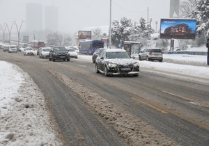 Bljuzgavica je opasnija od snega i leda na putevima!