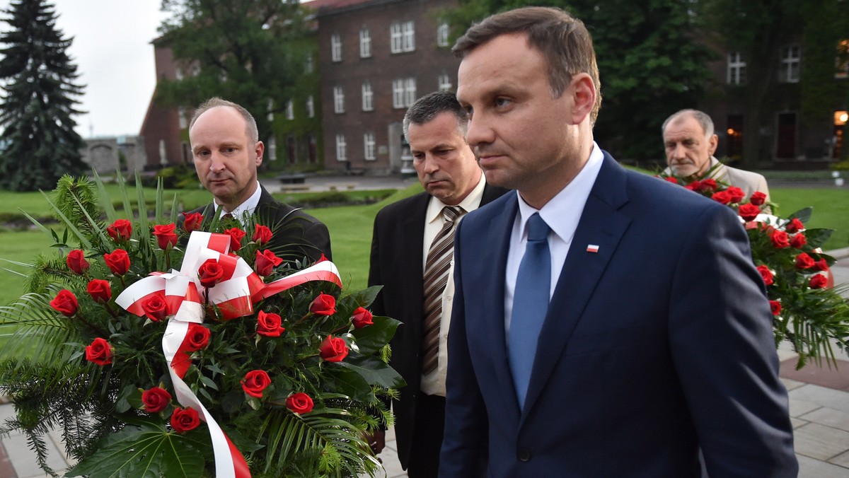 Zwycięstwo Andrzeja Dudy w wyborach prezydenckich to nauczka dana przez polskich wyborców politycznym elitom, które w powszechnym odczuciu spoczęły na laurach i stały się aroganckie - ocenia austriacki dziennik "Die Presse".