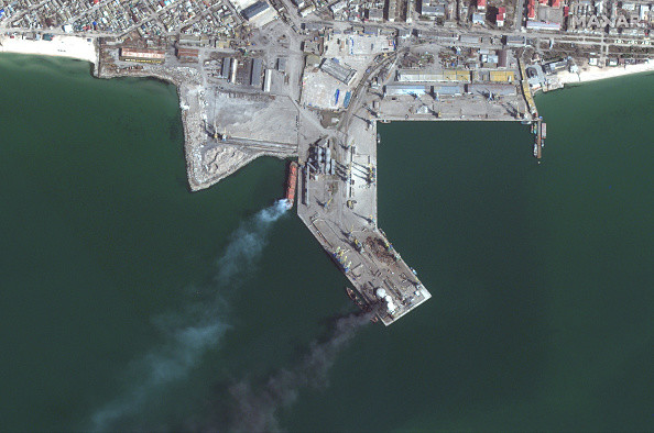 Zdjęcia Maxar Technologies pokazujące miasto portowe Berdiańsk na południu Ukrainy