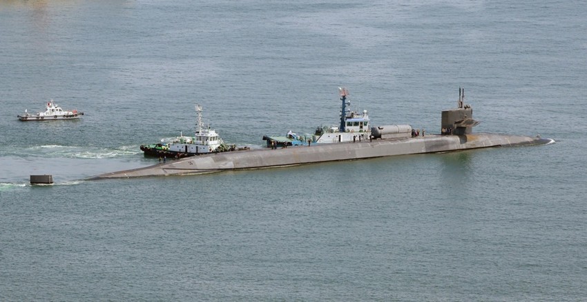 Američka nuklearna podmornica "USS Mičigen" sa navođenim krstarećim raketama u Busanu 22. juna 2023.