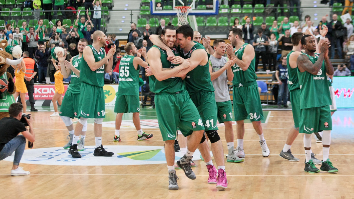 Stelmet BC Zielona Góra pokonał na własnym parkiecie wicemistrza Grecji Panathinaikos Ateny 71:68 (19:15, 21:18, 17:16, 14:19 ) w meczu 4. kolejki Euroligi koszykarzy. Mistrzowie Polski odnieśli pierwsze zwycięstwo w grupie C. To prestiżowa wygrana, bo grecki klub jest sześciokrotnym triumfatorem Euroligi.