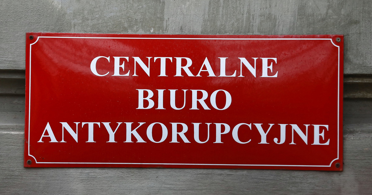 Millones de dólares fueron saqueados del blindaje financiero del estado.  La CBI arrestó a cinco personas.