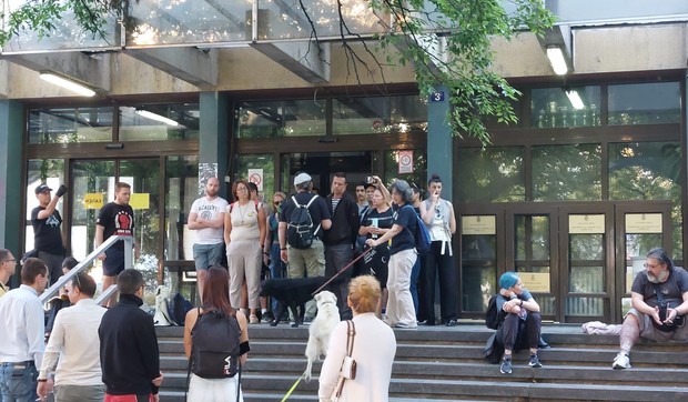 Građani i studenti ponovo blokirali novosadsku Palatu pravde