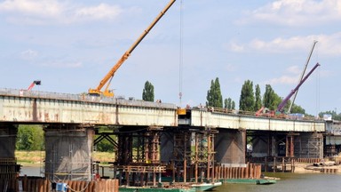 Warszawa: pożar na remontowanym Moście Łazienkowskim