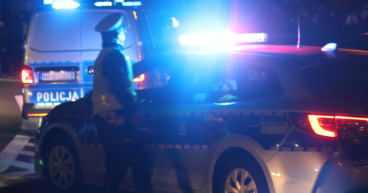 Tragiczny wypadek na Pomorzu. Dwie osoby nie żyją, trzy są ranne. "Rozerwane auto"