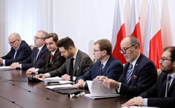 Komisja weryfikacyjna uchyliła decyzję ws. Krakowskiego Przedmieścia 81