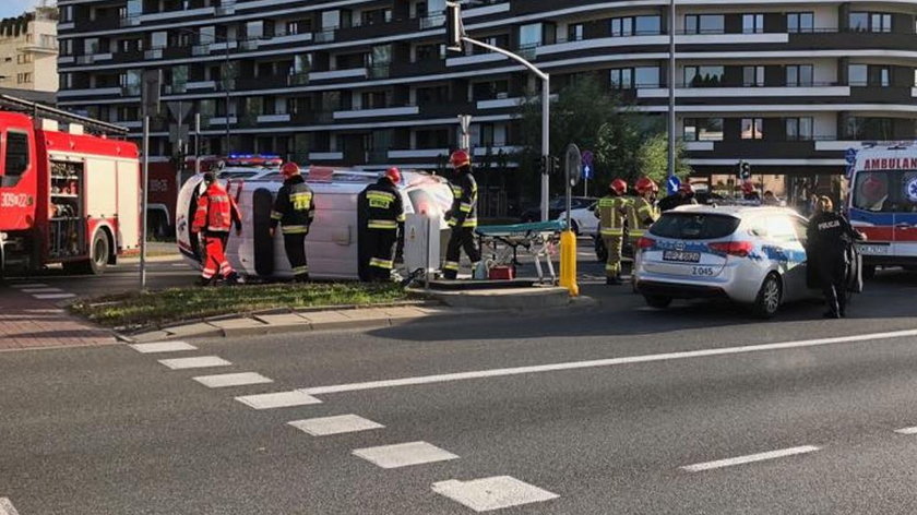 Wypadek karetki! Trzy osoby w szpitalu.