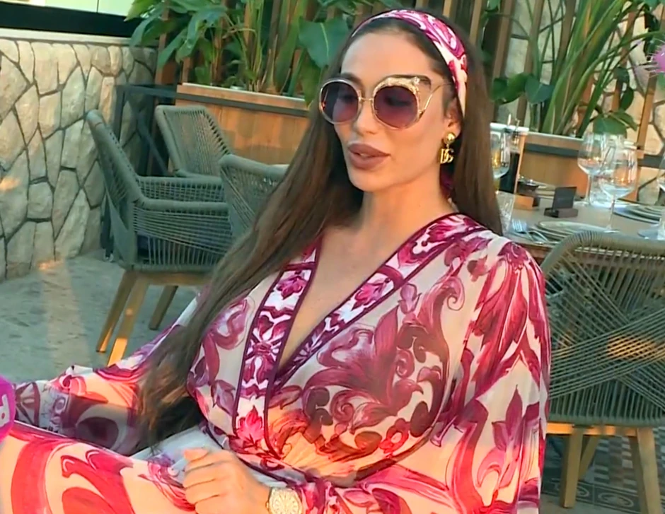 Soraja u Crnoj Gori sa sinom