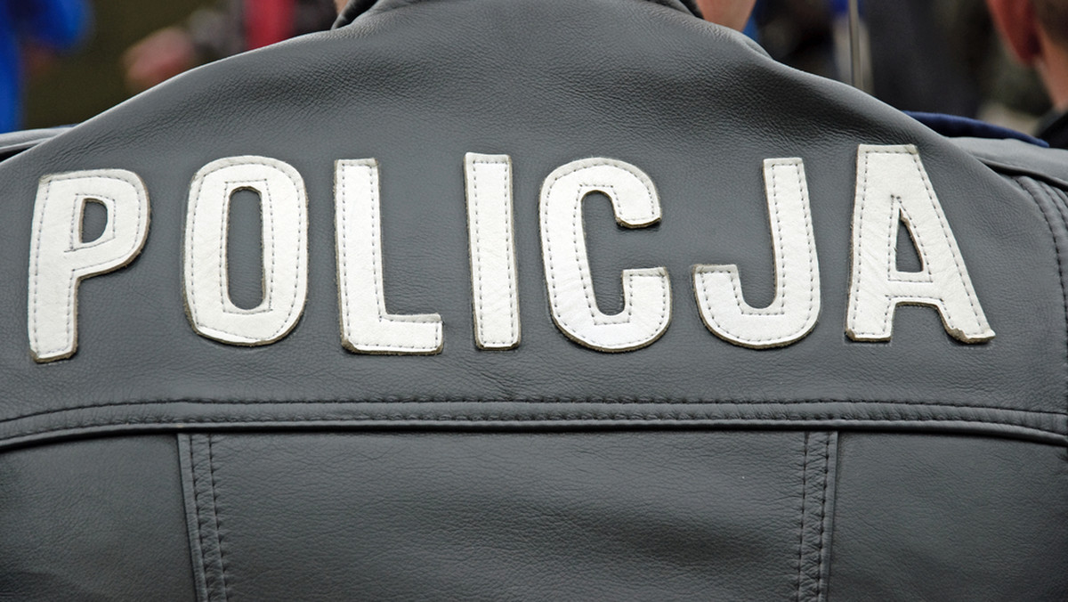 – Raport z audytu przeprowadzonego w Biurze Spraw Wewnętrznych Komendy Głównej Policji nie wskazuje na uzasadnione podejrzenie popełnienia jakiegokolwiek przestępstwa, w tym w szczególności przestępstwa polegającego na przekroczeniu uprawnień przez funkcjonariuszy policji z BSW – poinformowała Onet Prokuratura Okręgowa w Warszawie.