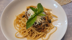 Spaghetti z mięsnym sosem