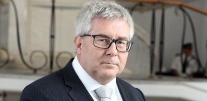 Czarnecki zmienił wizerunek. Kogoś mocno przypomina