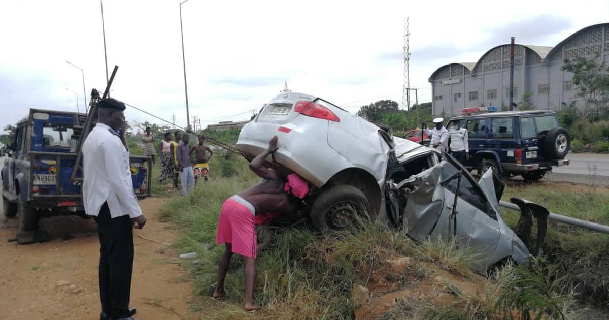 Gory accident on Accra-Tema Motorway claims 2 lives on the spot | Pulse ...