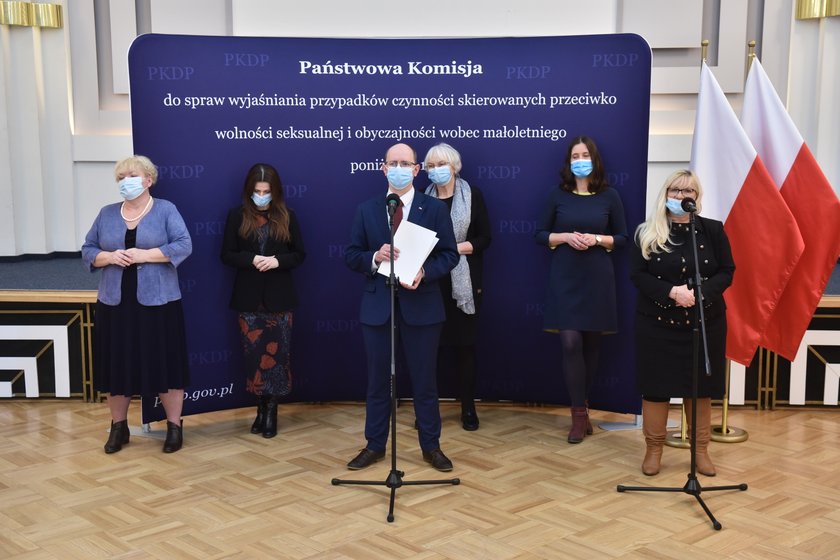 Konferencja komisji ds. pedofilii