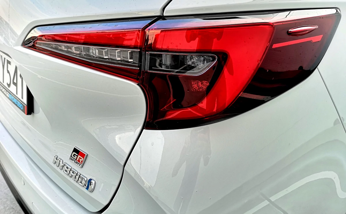  Toyota Corolla 2024 wjeżdża na rynek. Hybrydy znikają na pniu