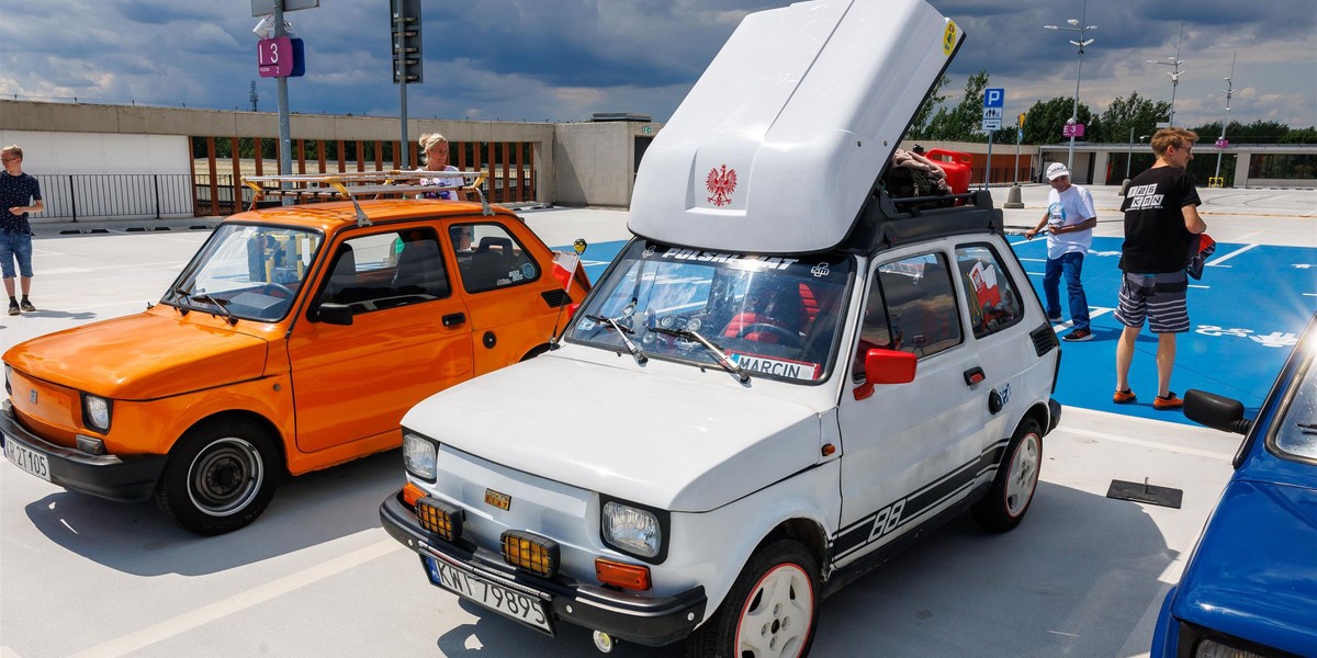 Zlot małych fiatów w Galerii Libero w Katowicach. 