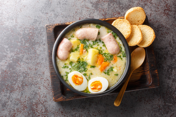 Najlepszą zupą okrzyknięto tradycyjny żurek z dodatkiem kiełbaski i jajka