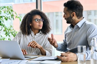 Błędy w świadectwie pracy. Co powinien zrobić pracownik i czy należy mu się odszkodowanie?