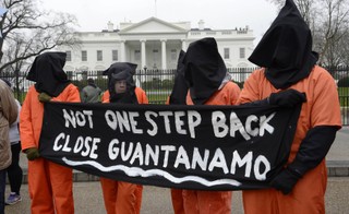 Alcatraz XXI wieku: Niepewne losy obozu Guantanamo