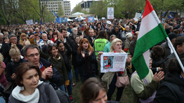A világban több helyen is tüntetnek a magyar CEU-törvény ellen