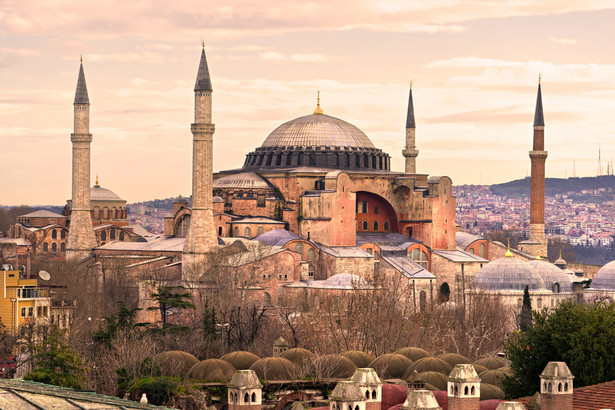 Hagia Sophia ponownie stała się meczetem. Pierwsze modlitwy od 90 lat