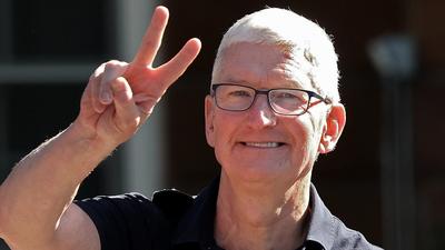 One customer got to speak with a very special guest about upgrading their iPhone: CEO Tim Cook.Kevin Dietsch