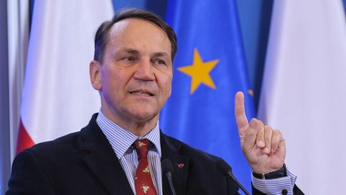 koniec wojny? sikorski: jeśli będziemy wspierać ukrainę jeszcze rok, dwa
