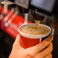 Napoje z automatów bez dodatkowego podatku cukrowego. Co z napojami z kofeiną?