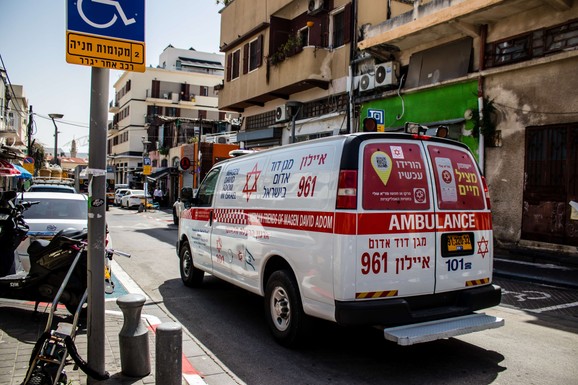 AUTOMOBIL U PRATNJI IZRAELSKOG MINISTRA UBIO TINEJDŽERA (16) Pregazio ga dok je išao u školu, zvaničnici tvrde: "Prošao je na crveno"