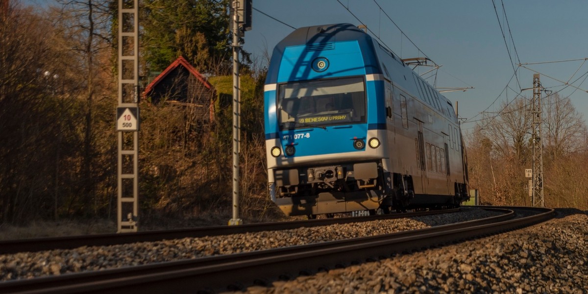 Prowadził pociąg,  będąc pod wpływem alkoholu. Maszynista zwolniony z pracy. 