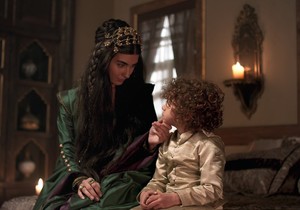 Kad se porodila, tri muškarca su bila potencijalni očevi njene dece - skandali lepe Turkinje