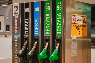 Benzyna - 10,85 [zł/l], olej napędowy - 11,87 [zł/l], LPG - 7,73 [zł/l]. Ceny paliw pójdą w górę