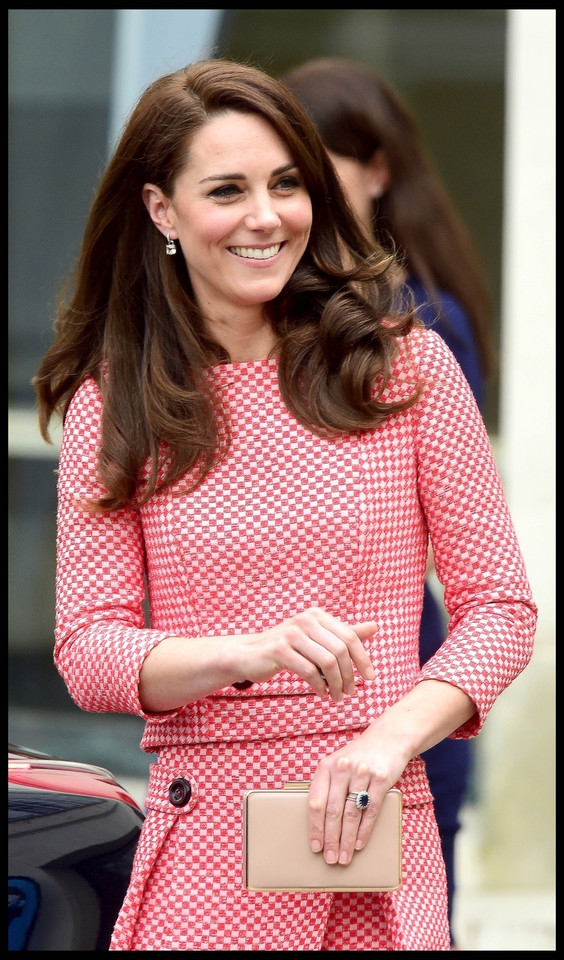 Księżna Kate Middleton na spotkaniu w instytucie położnictwa w Londynie