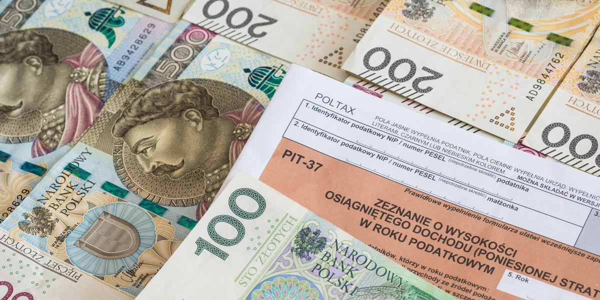 Zerowy PIT wszedł w życie 1 sierpnia. Zwolnienie z podatku dla osób poniżej 26. roku życia ograniczone jest limitem kwotowym w wysokości 85 528 zł. 