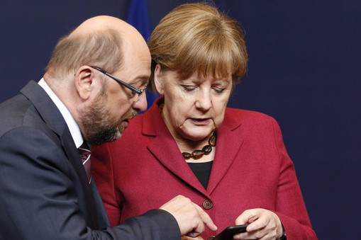 Martin Schulz to take on Angela Merkel in German elections