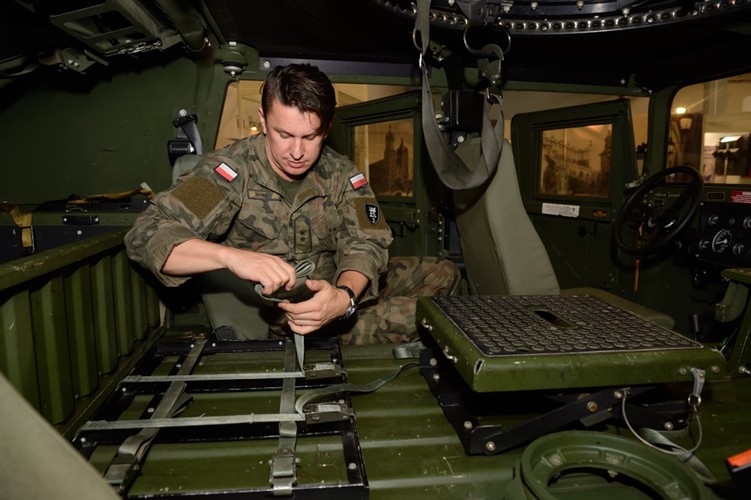 Pjazd HMMWV w wersji M1043A2<br><br> fot. Sławomir Mrowiński