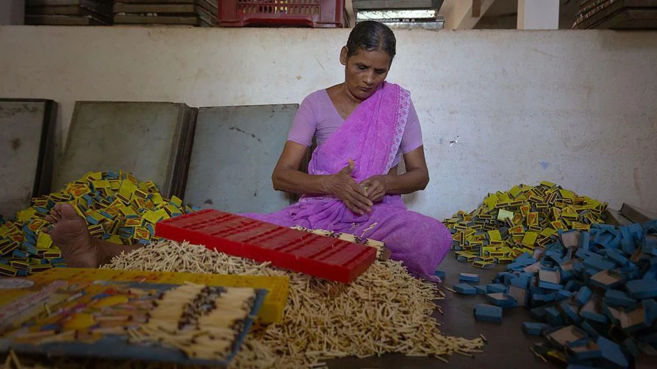 U mnogim oblastima, kao što je Tamil Nadu, južna Indija, šibice se i dalje proizvode kod kuće | Foto: Getty